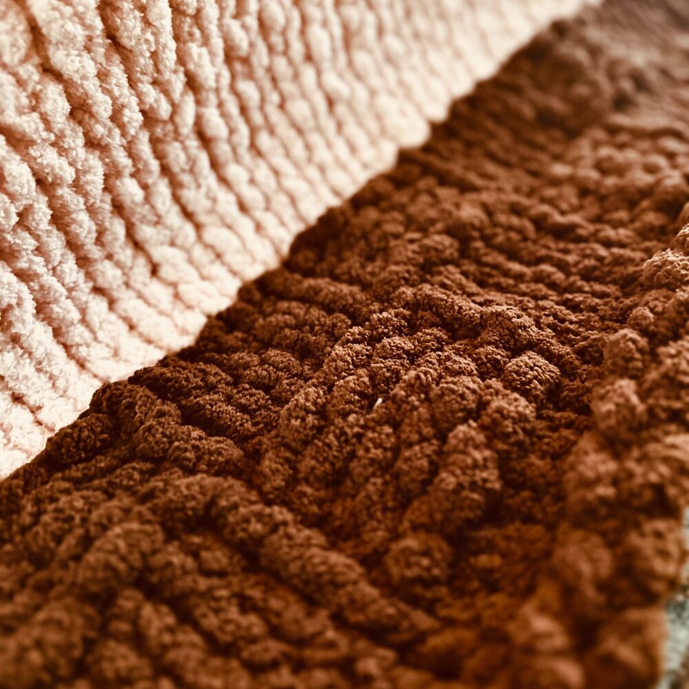 Handmade chunkyknit blanket